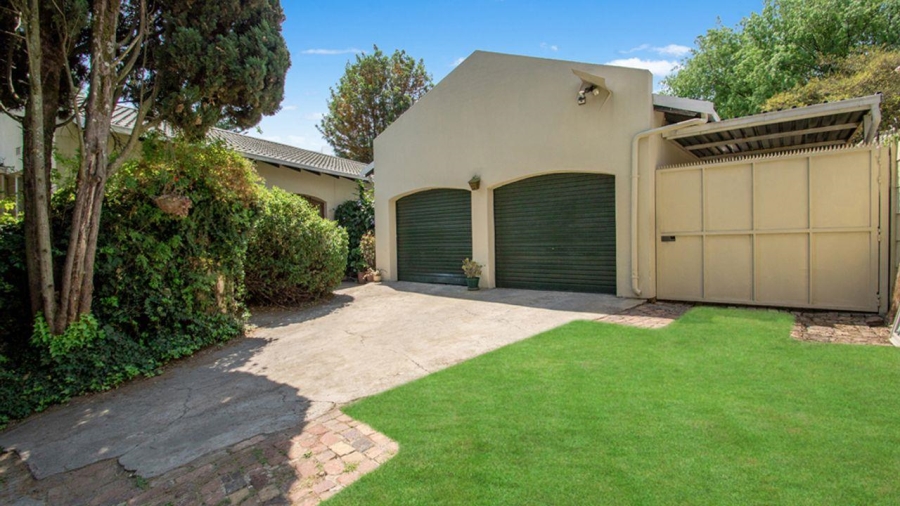 4 Bedroom Property for Sale in Fontainebleau Gauteng