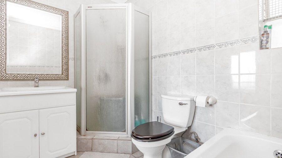 2 Bedroom Property for Sale in Windsor East Gauteng