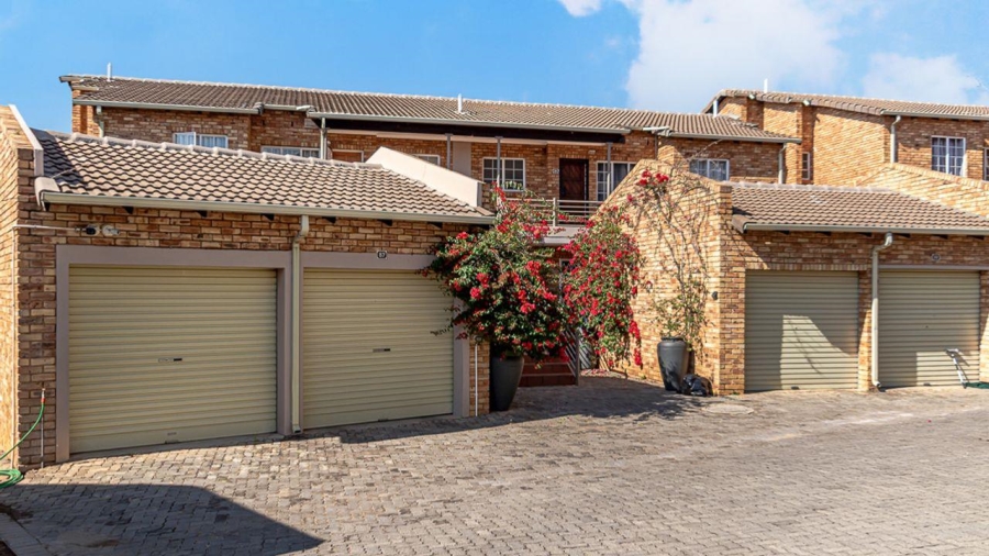 2 Bedroom Property for Sale in Windsor East Gauteng