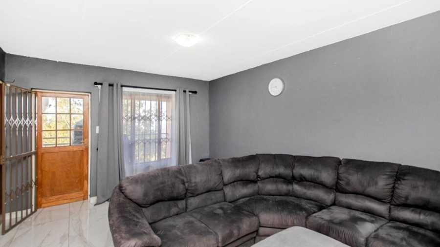 1 Bedroom Property for Sale in Constantia Kloof Gauteng