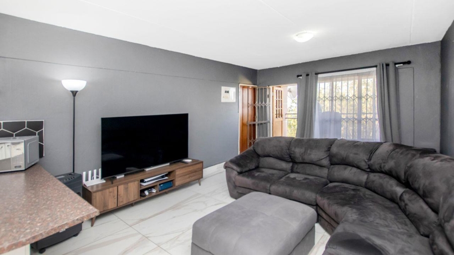 1 Bedroom Property for Sale in Constantia Kloof Gauteng