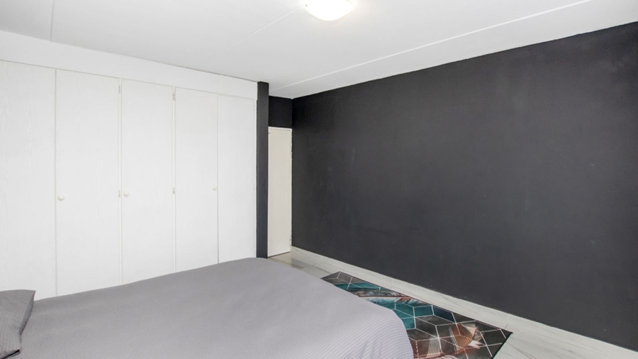 1 Bedroom Property for Sale in Constantia Kloof Gauteng