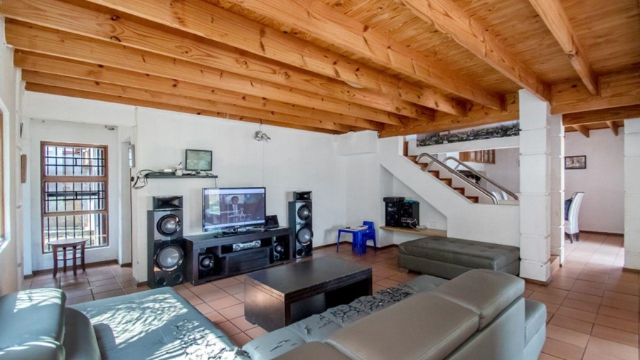 4 Bedroom Property for Sale in Albertville Gauteng