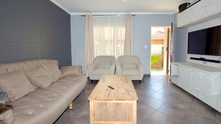 2 Bedroom Property for Sale in The Reeds Gauteng