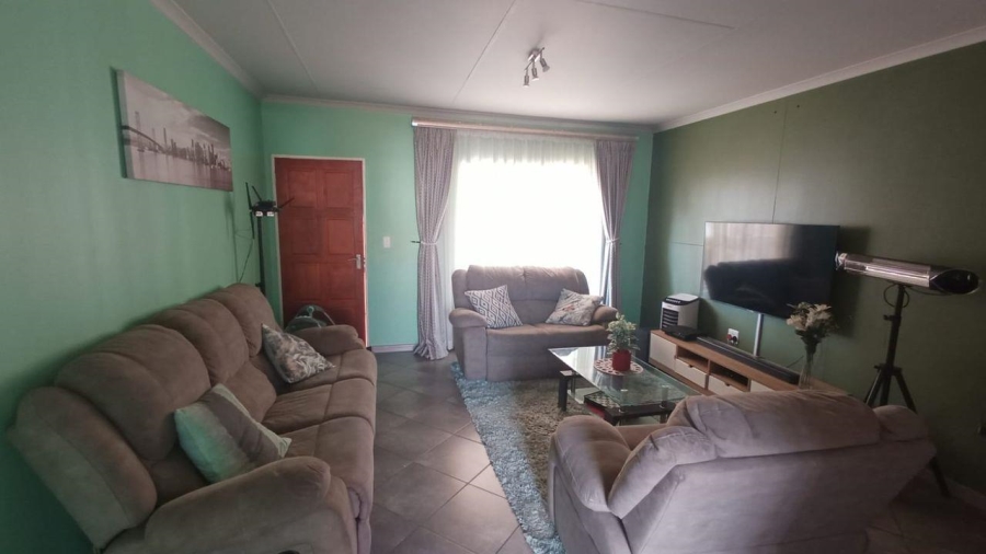 2 Bedroom Property for Sale in The Reeds Gauteng