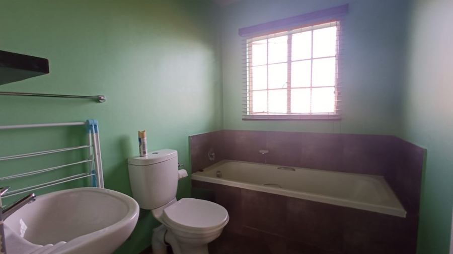 2 Bedroom Property for Sale in The Reeds Gauteng