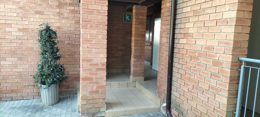 1 Bedroom Property for Sale in Honeydew Manor Gauteng