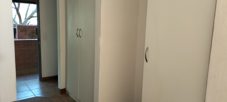 1 Bedroom Property for Sale in Honeydew Manor Gauteng