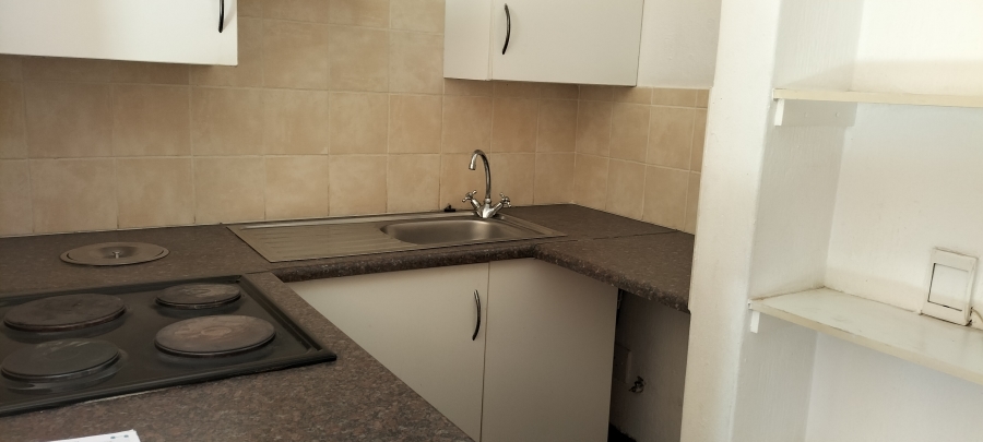1 Bedroom Property for Sale in Honeydew Manor Gauteng