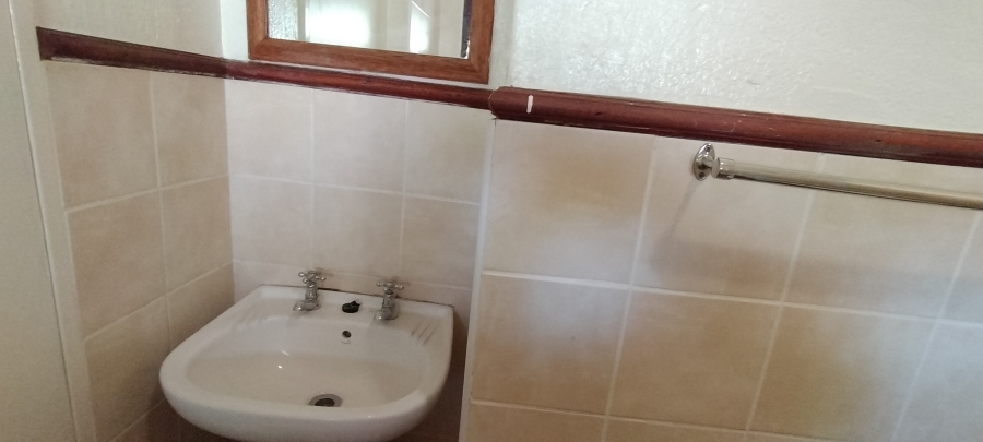 1 Bedroom Property for Sale in Honeydew Manor Gauteng