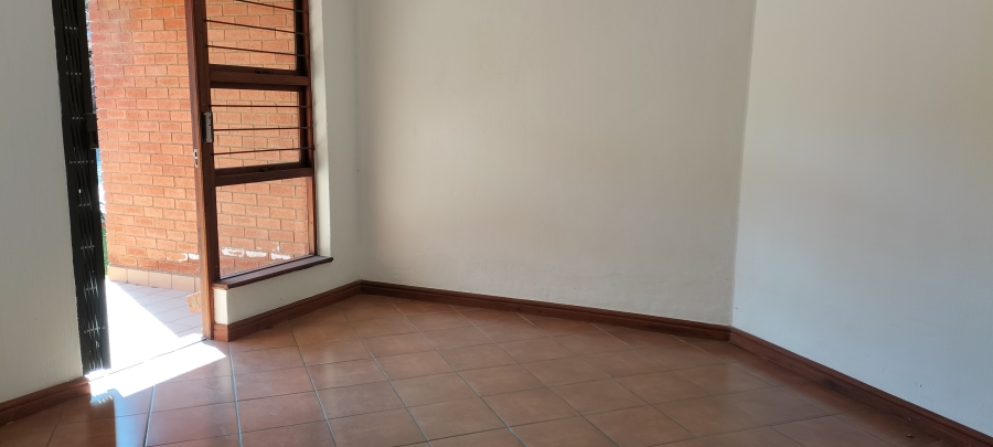 1 Bedroom Property for Sale in Honeydew Manor Gauteng