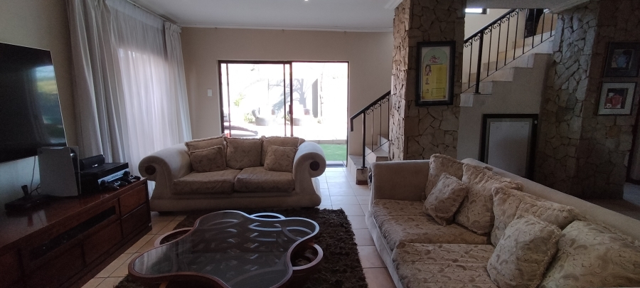4 Bedroom Property for Sale in Ruimsig Gauteng