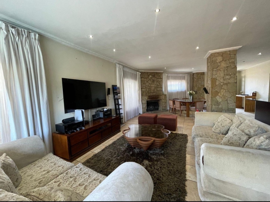 4 Bedroom Property for Sale in Ruimsig Gauteng