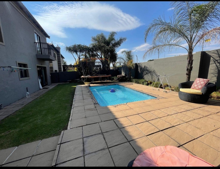 4 Bedroom Property for Sale in Ruimsig Gauteng