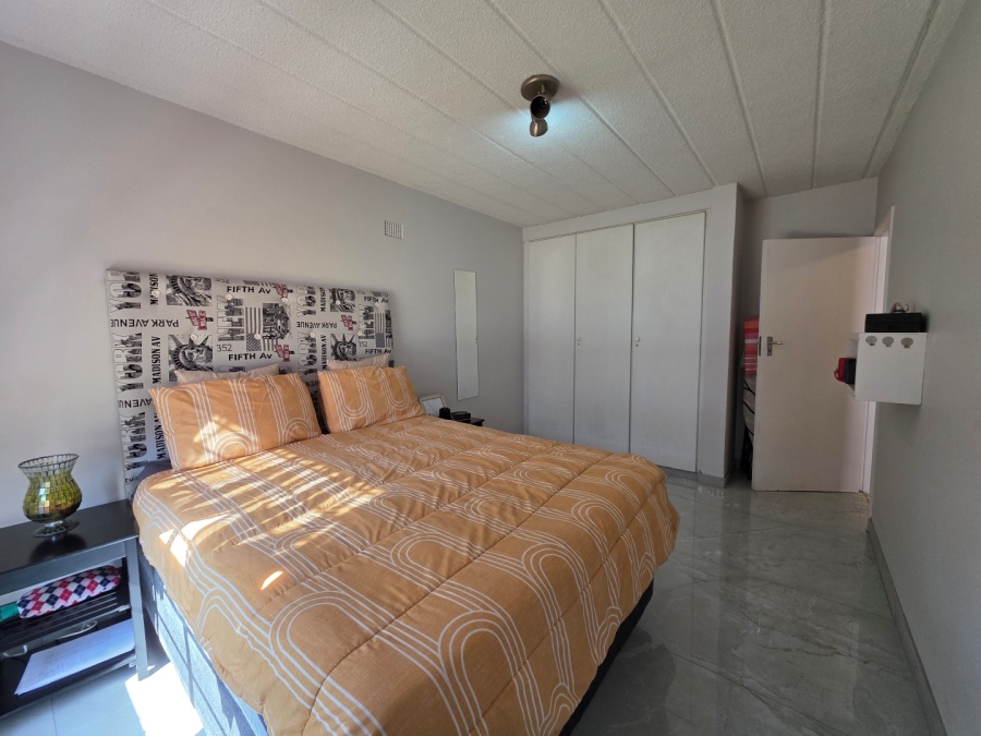 2 Bedroom Property for Sale in Robindale Gauteng