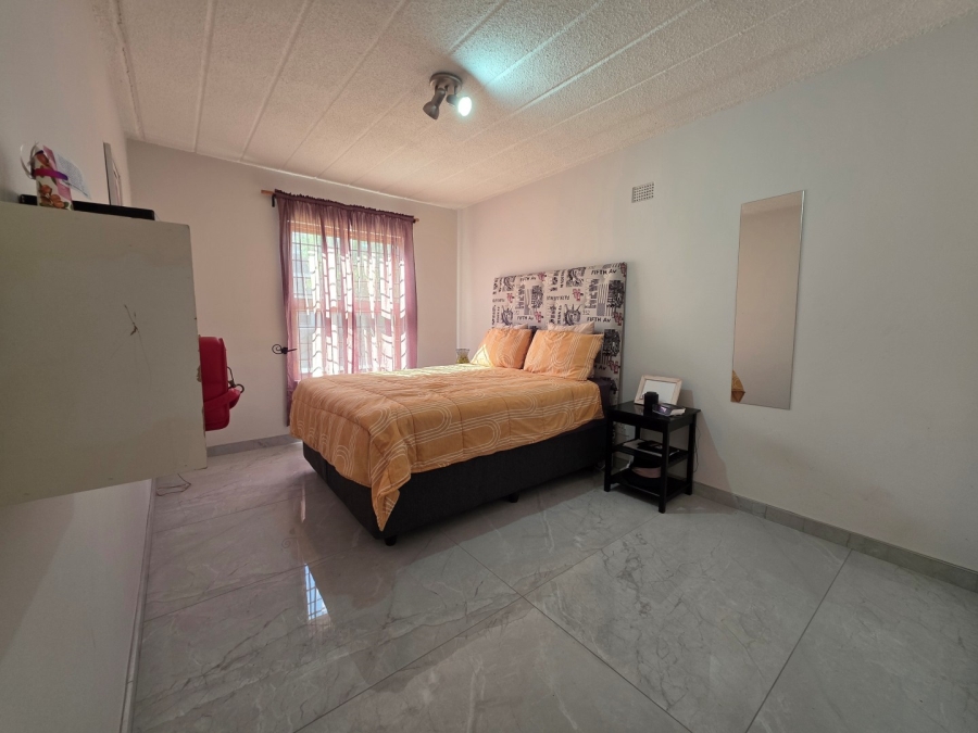 2 Bedroom Property for Sale in Robindale Gauteng