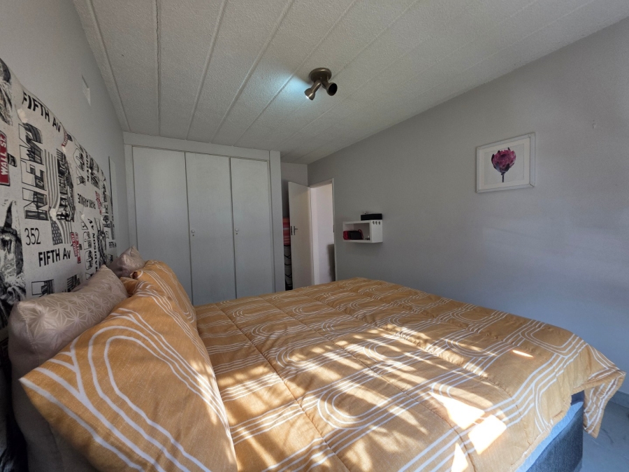 2 Bedroom Property for Sale in Robindale Gauteng