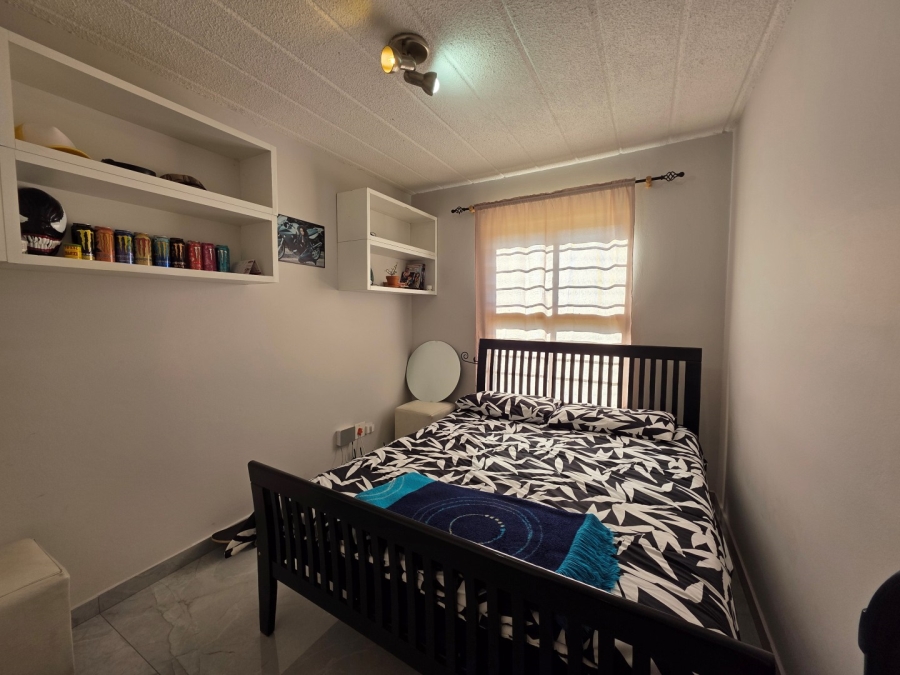2 Bedroom Property for Sale in Robindale Gauteng