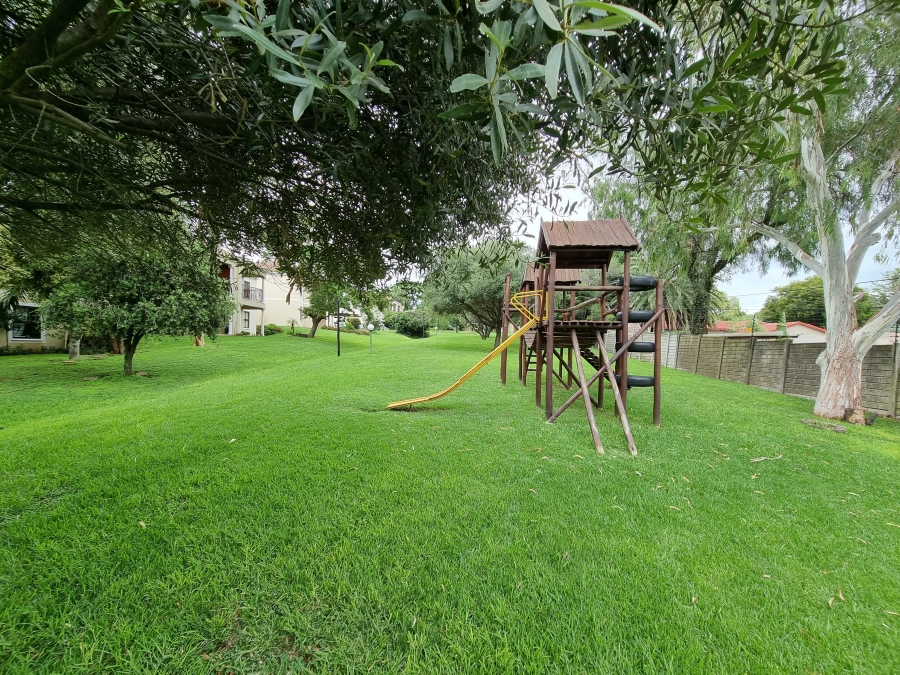 2 Bedroom Property for Sale in Robindale Gauteng