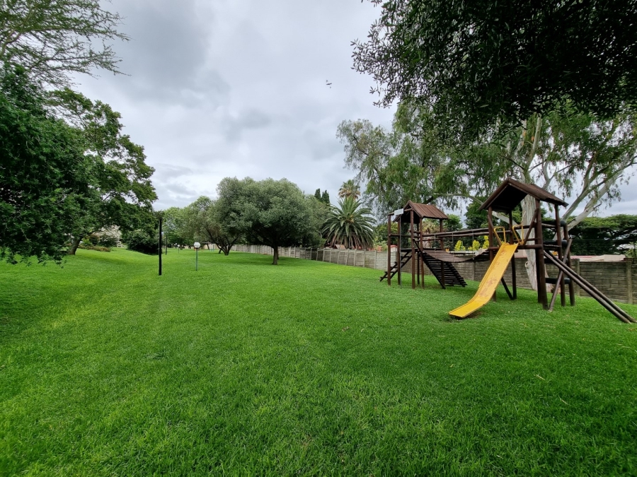 2 Bedroom Property for Sale in Robindale Gauteng