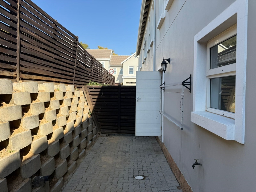 2 Bedroom Property for Sale in Bryanston Gauteng
