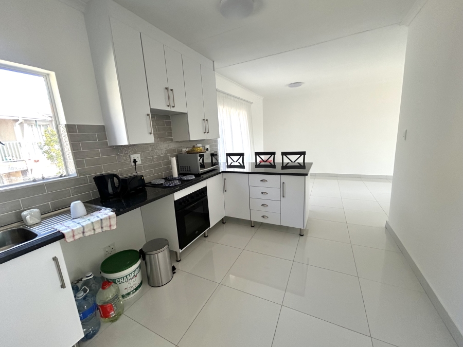 To Let 2 Bedroom Property for Rent in Vorna Valley Gauteng