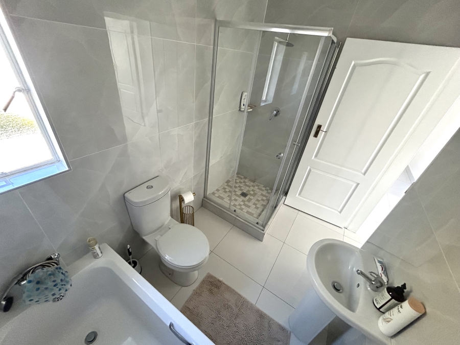 To Let 2 Bedroom Property for Rent in Vorna Valley Gauteng