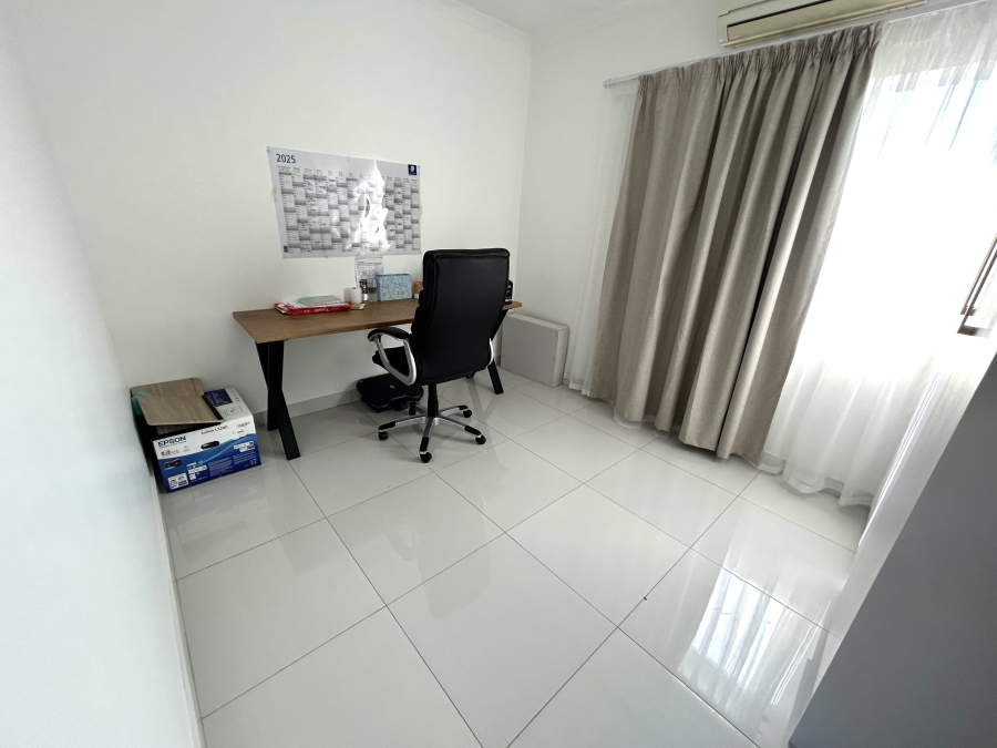 To Let 2 Bedroom Property for Rent in Vorna Valley Gauteng