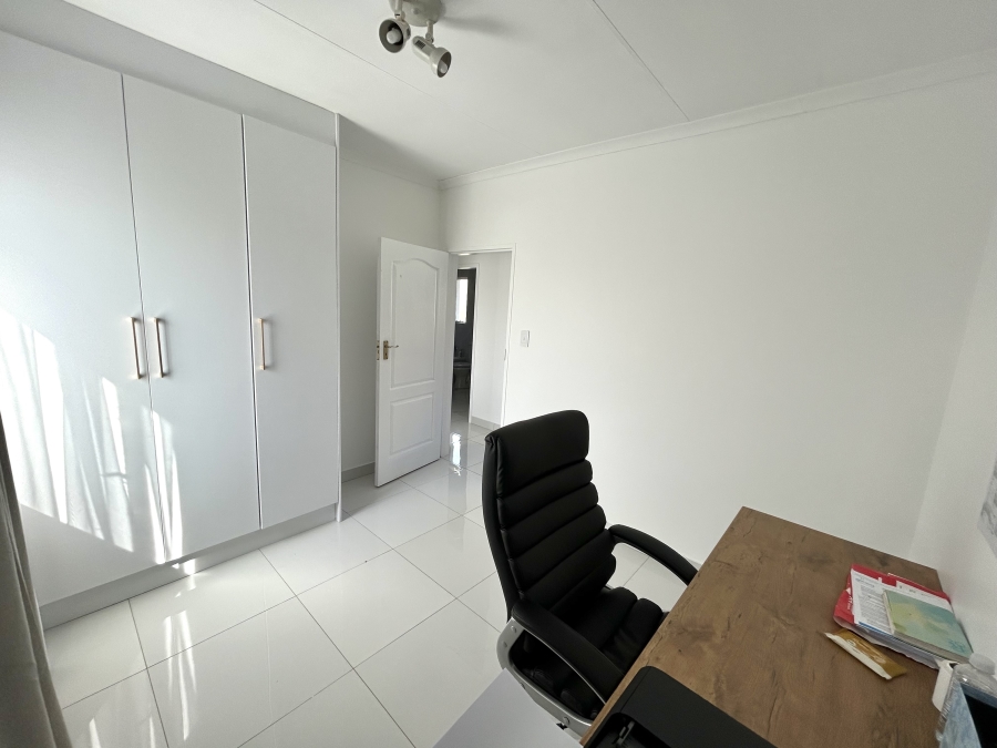 To Let 2 Bedroom Property for Rent in Vorna Valley Gauteng