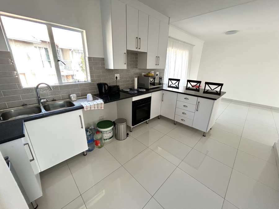 To Let 2 Bedroom Property for Rent in Vorna Valley Gauteng