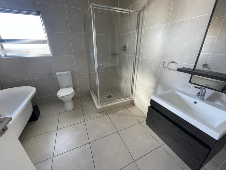 To Let 3 Bedroom Property for Rent in Greenstone Hill Gauteng