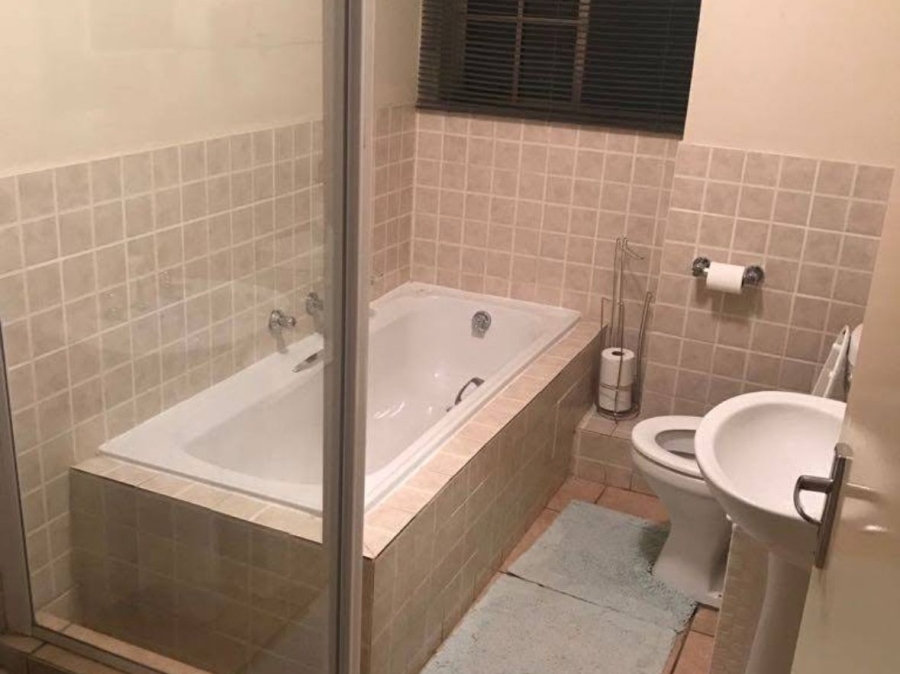 2 Bedroom Property for Sale in Kosmosdal Gauteng