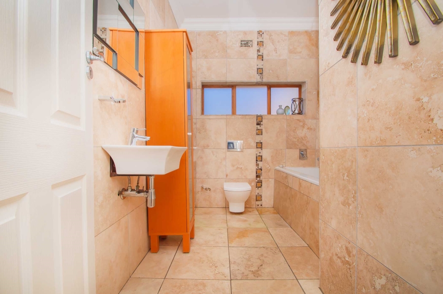 4 Bedroom Property for Sale in Linden Gauteng