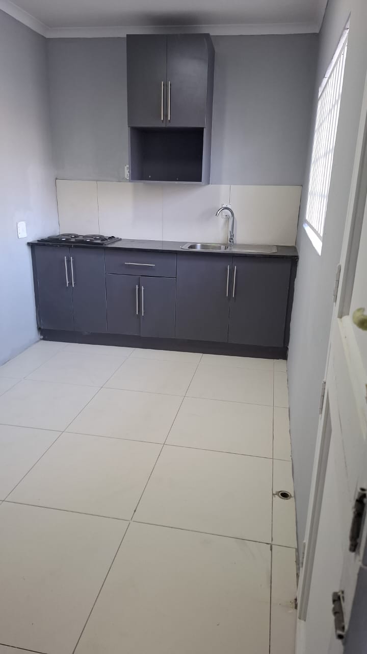 To Let 1 Bedroom Property for Rent in Noordwyk Gauteng