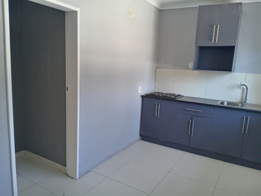 To Let 1 Bedroom Property for Rent in Noordwyk Gauteng