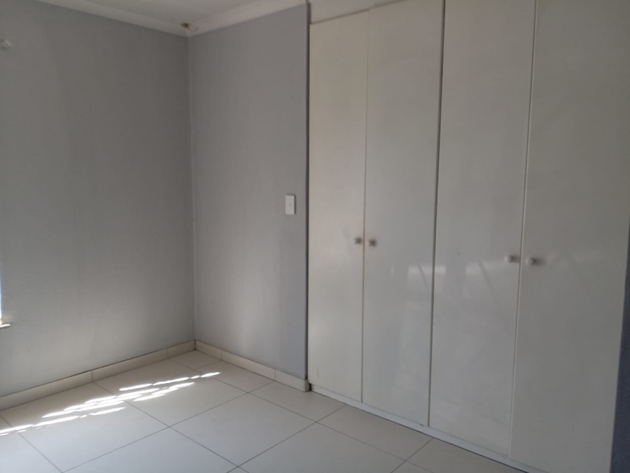 To Let 1 Bedroom Property for Rent in Noordwyk Gauteng