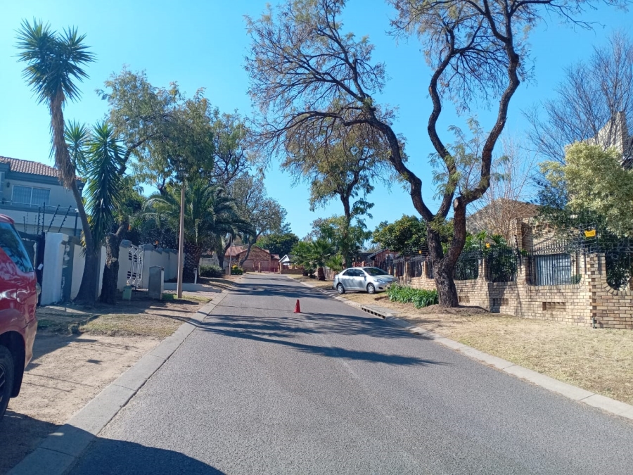 To Let 1 Bedroom Property for Rent in Noordwyk Gauteng