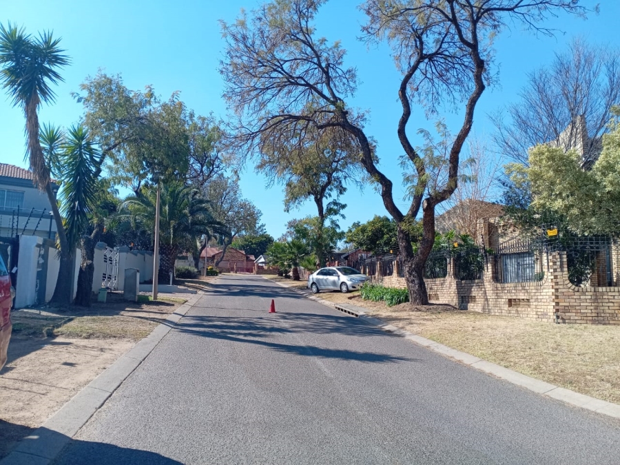 To Let 1 Bedroom Property for Rent in Noordwyk Gauteng