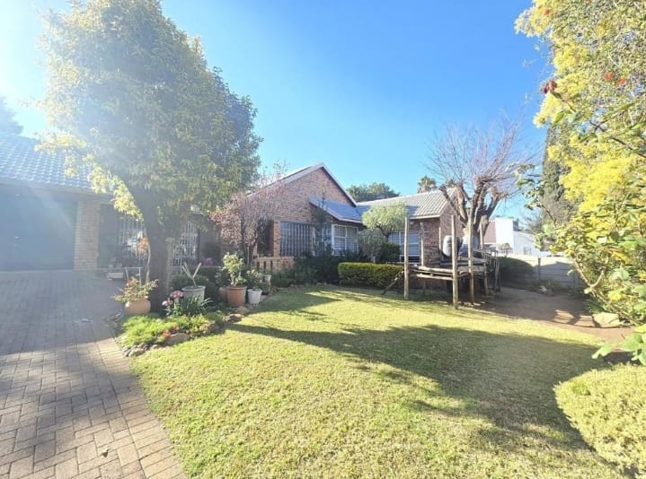 4 Bedroom Property for Sale in Glenvista Gauteng
