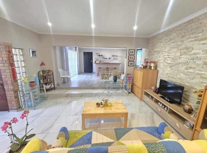 4 Bedroom Property for Sale in Glenvista Gauteng