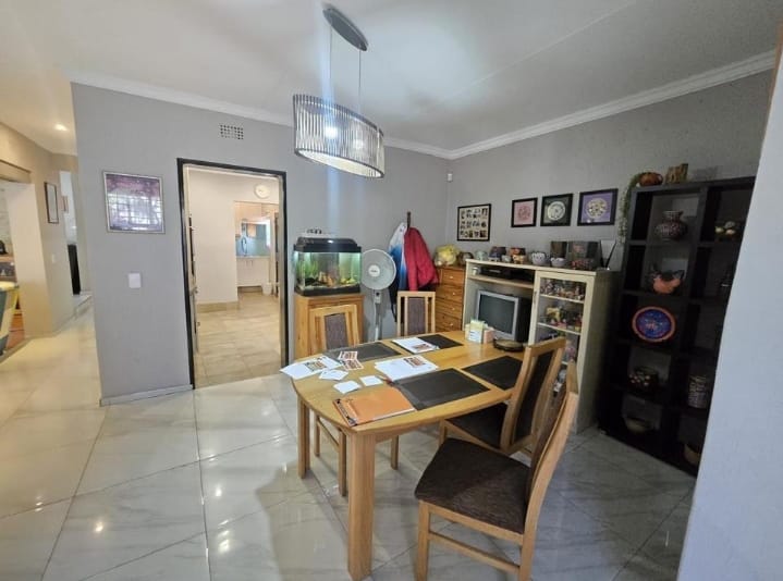4 Bedroom Property for Sale in Glenvista Gauteng