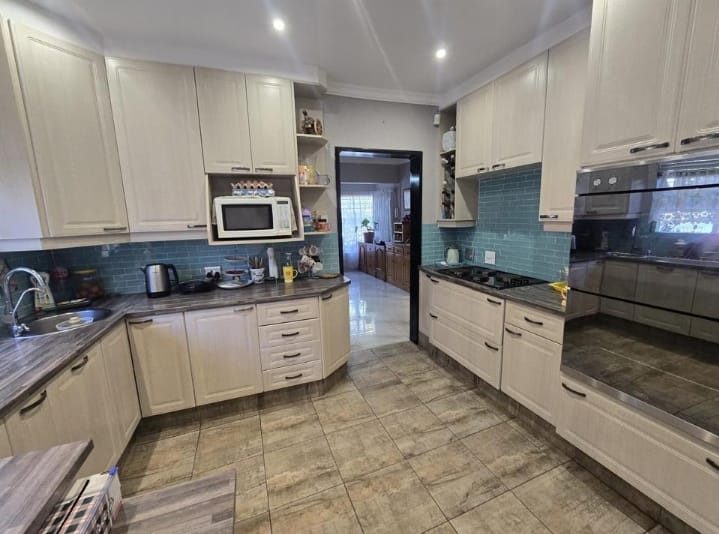 4 Bedroom Property for Sale in Glenvista Gauteng