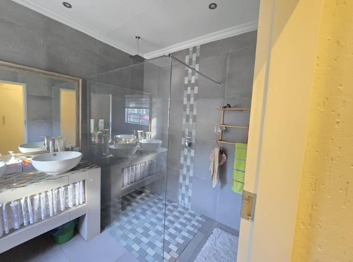 4 Bedroom Property for Sale in Glenvista Gauteng