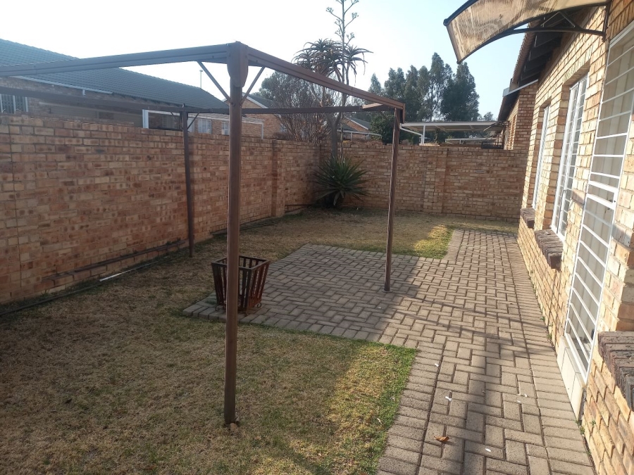 To Let 3 Bedroom Property for Rent in Rynfield A H Gauteng