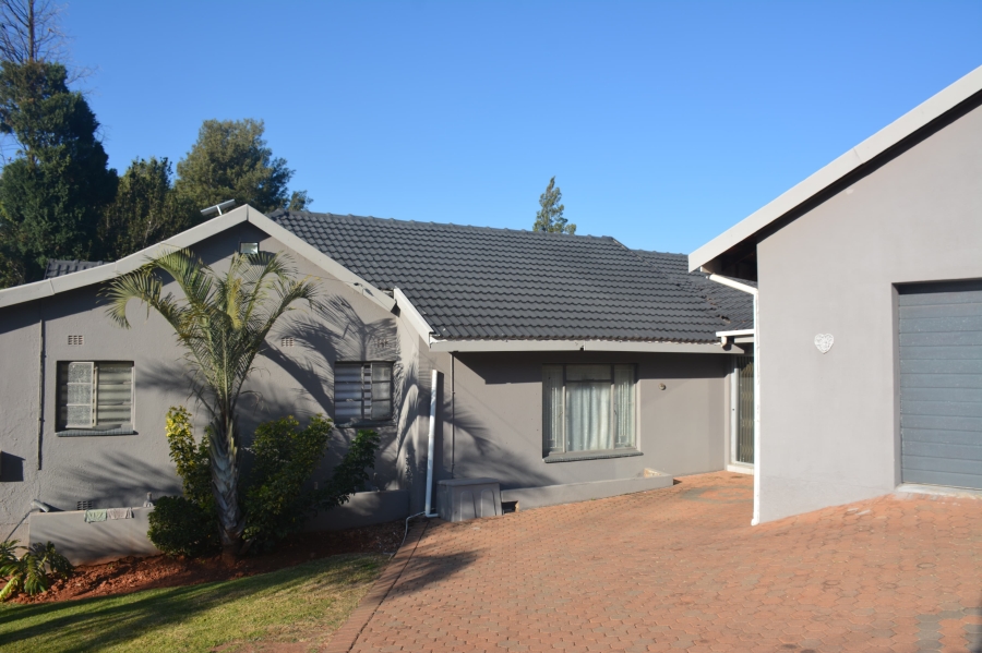 3 Bedroom Property for Sale in Roodekrans Gauteng