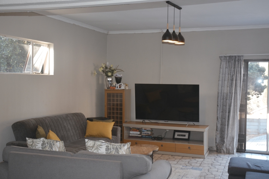 3 Bedroom Property for Sale in Roodekrans Gauteng
