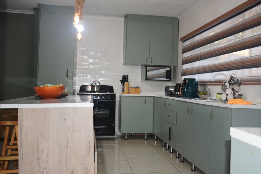 3 Bedroom Property for Sale in Roodekrans Gauteng