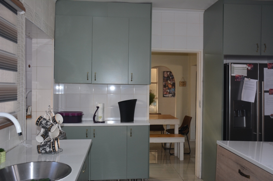 3 Bedroom Property for Sale in Roodekrans Gauteng