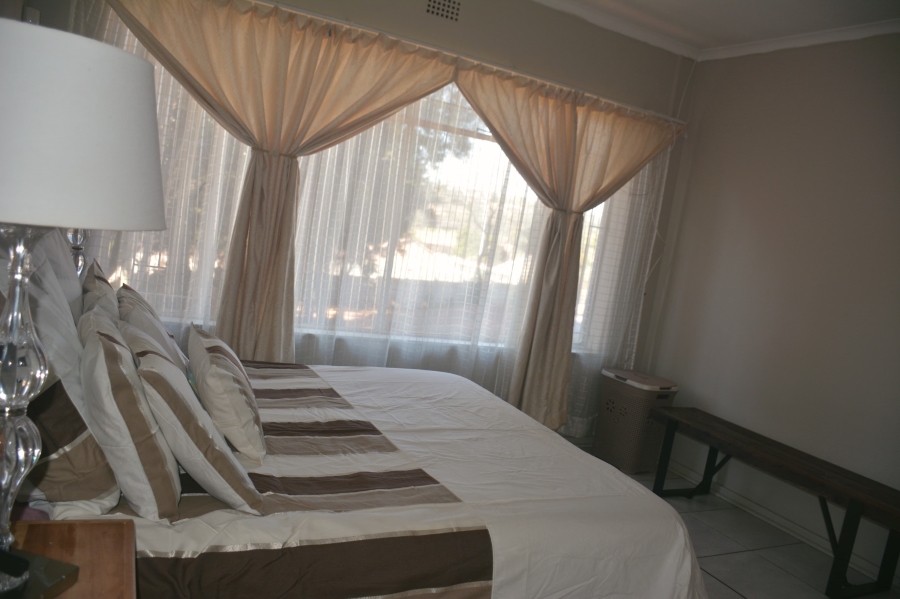 3 Bedroom Property for Sale in Roodekrans Gauteng