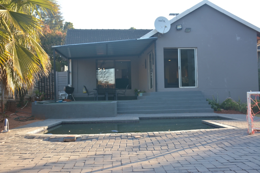 3 Bedroom Property for Sale in Roodekrans Gauteng
